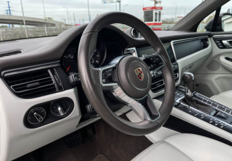 Подержанный автомобиль Porsche Macan 2021 года (13 фото)