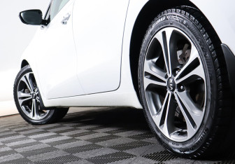 Подержанный автомобиль Kia Ceed Hatchback 2018 года (8 фото)