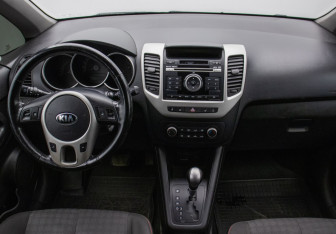 Подержанный автомобиль Kia Venga 2015 года (13 фото)