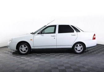 Подержанный автомобиль LADA (ВАЗ) Priora Sedan 2014 года (8 фото)
