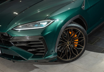 Подержанный автомобиль Lamborghini Urus 2025 года (29 фото)