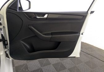 Подержанный автомобиль Skoda Rapid Liftback 2019 года (21 фото)