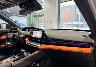 Подержанный автомобиль Changan UNI-V 2023 года (11 фото)