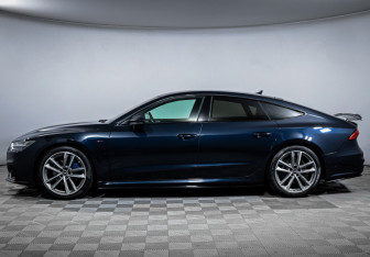Подержанный автомобиль Audi A7 2021 года (8 фото)