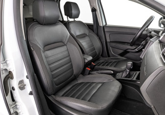 Подержанный автомобиль Renault Duster 2021 года (24 фото)