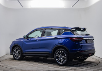 Подержанный автомобиль Geely Coolray 2022 года (7 фото)