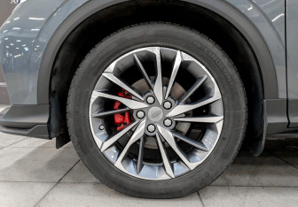 Подержанный автомобиль Geely Coolray 2021 года (17 фото)