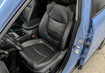 Подержанный автомобиль Toyota RAV4 2020 года (20 фото)