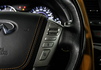 Подержанный автомобиль Infiniti QX80 2019 года (29 фото)