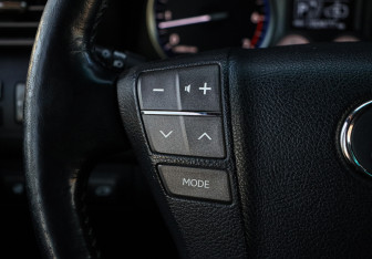 Подержанный автомобиль Lexus LX 2011 года (31 фото)