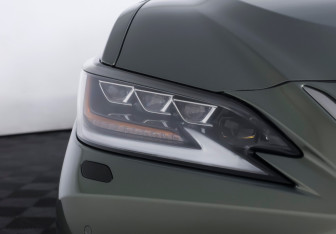 Подержанный автомобиль Lexus ES 2019 года (23 фото)