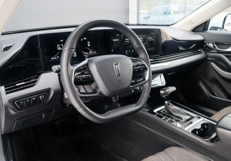 Подержанный автомобиль FAW Bestune B70 2023 года (19 фото)