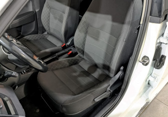 Подержанный автомобиль Skoda Rapid Liftback 2021 года (20 фото)