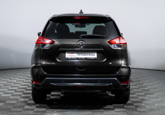 Подержанный автомобиль Nissan X-Trail 2021 года (6 фото)