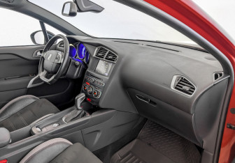 Подержанный автомобиль DS 4 2016 года (11 фото)