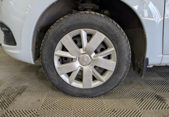 Подержанный автомобиль LADA (ВАЗ) Granta Sedan 2023 года (16 фото)