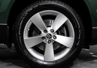 Подержанный автомобиль Skoda Karoq 2021 года (18 фото)