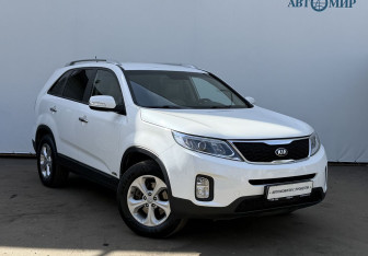 Подержанный автомобиль Kia Sorento 2013 года (3 фото)