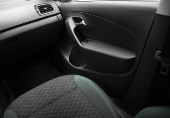 Подержанный автомобиль Volkswagen Polo Sedan 2019 года (25 фото)