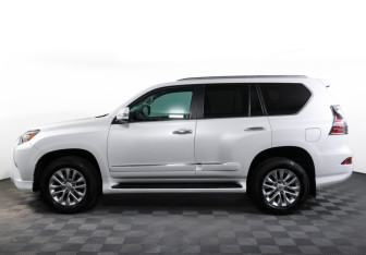 Подержанный автомобиль Lexus GX 2015 года (8 фото)