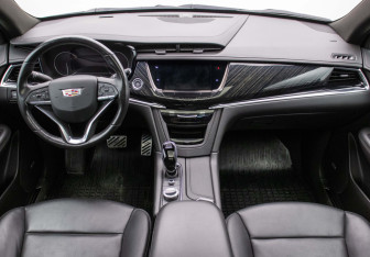Подержанный автомобиль Cadillac XT6 2021 года (13 фото)