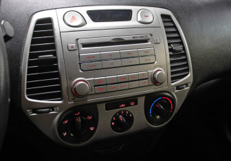 Подержанный автомобиль Hyundai i20 2009 года (17 фото)