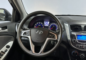 Подержанный автомобиль Hyundai Solaris Sedan 2013 года (12 фото)