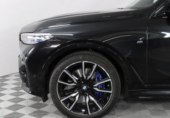 Подержанный автомобиль BMW X7 2021 года (8 фото)