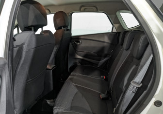 Подержанный автомобиль Renault Kaptur 2017 года (18 фото)