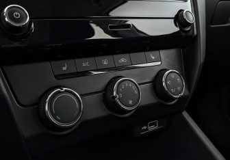 Подержанный автомобиль Skoda Octavia Liftback 2020 года (21 фото)