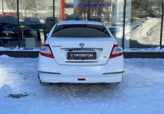 Подержанный автомобиль Nissan Teana 2013 года (7 фото)