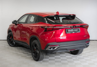 Подержанный автомобиль Omoda C5 2024 года (7 фото)