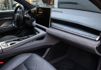 Подержанный автомобиль Zeekr 001 2022 года (9 фото)