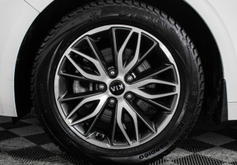 Подержанный автомобиль Kia K5 2021 года (16 фото)