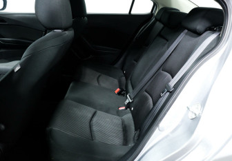 Подержанный автомобиль Mazda 3 Sedan 2014 года (11 фото)