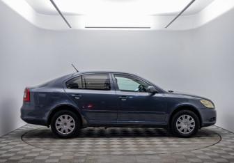Подержанный автомобиль Skoda Octavia Liftback 2011 года (4 фото)