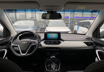 Подержанный автомобиль Chevrolet Captiva 2022 года (18 фото)