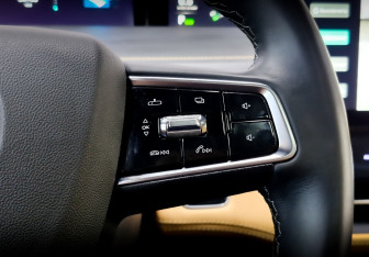 Подержанный автомобиль Changan UNI-K 2023 года (27 фото)