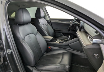 Подержанный автомобиль Kia K5 2020 года (25 фото)