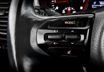 Подержанный автомобиль Kia Rio Hatchback 2021 года (25 фото)