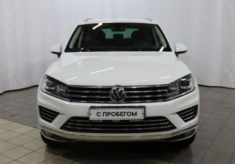 Подержанный автомобиль Volkswagen Touareg 2017 года (2 фото)