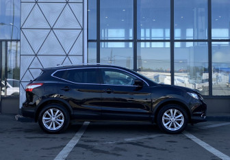 Подержанный автомобиль Nissan Qashqai 2018 года (4 фото)