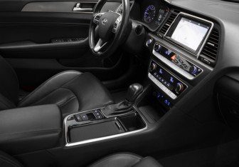 Подержанный автомобиль Hyundai Sonata 2017 года (31 фото)