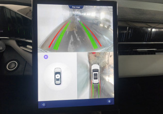 Подержанный автомобиль Geely Atlas 2023 года (15 фото)