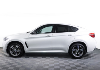 Подержанный автомобиль BMW X6 2018 года (8 фото)