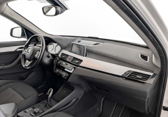 Подержанный автомобиль BMW X1 2019 года (11 фото)