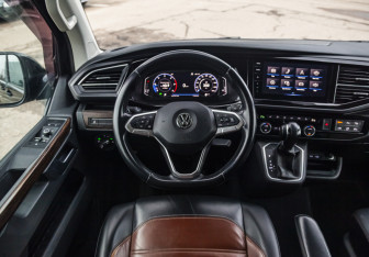 Подержанный автомобиль Volkswagen Multivan 2020 года (17 фото)
