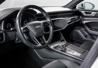 Подержанный автомобиль Audi A6 Sedan 2019 года (15 фото)