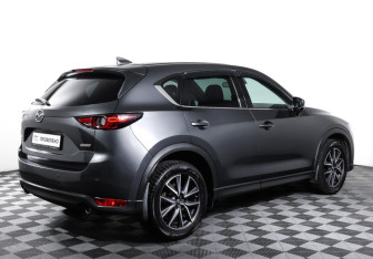 Подержанный автомобиль Mazda CX-5 2017 года (5 фото)