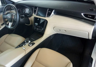 Подержанный автомобиль Infiniti QX50 2021 года (9 фото)